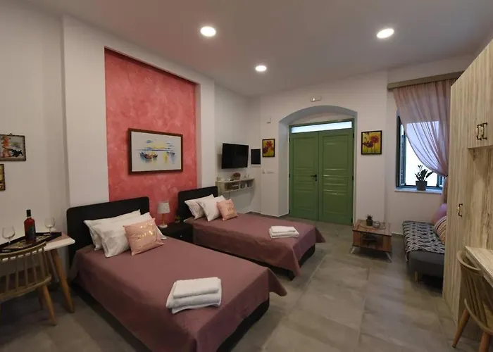 Lolos' House