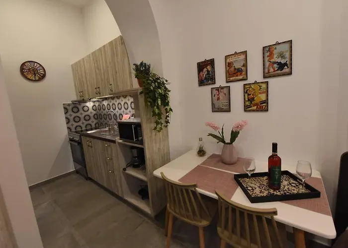 Lolos' House * Rhodes City