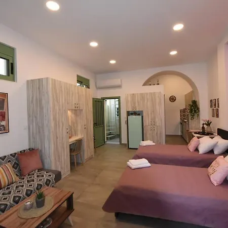 Lolos' House Апартаменты *