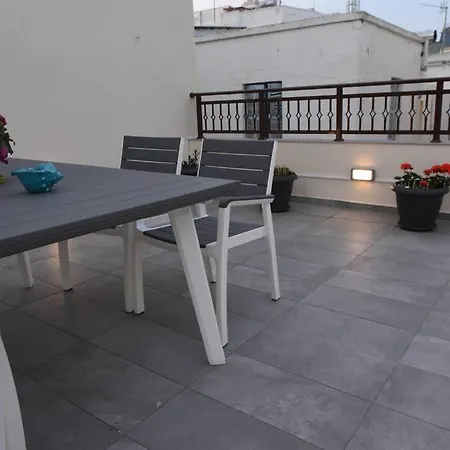 Apartament Lolos' House *