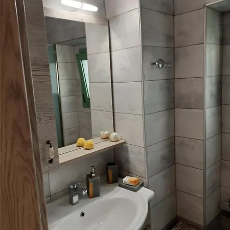 Lolos' House Апартаменты *